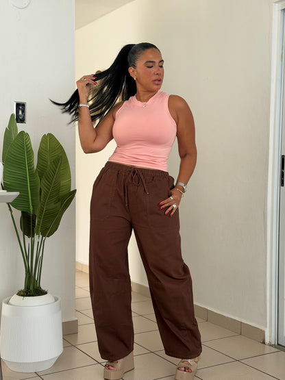 Alma Luxe Choco Brown Spandex Total Baggy Pantalòn con bolsillos. 100%