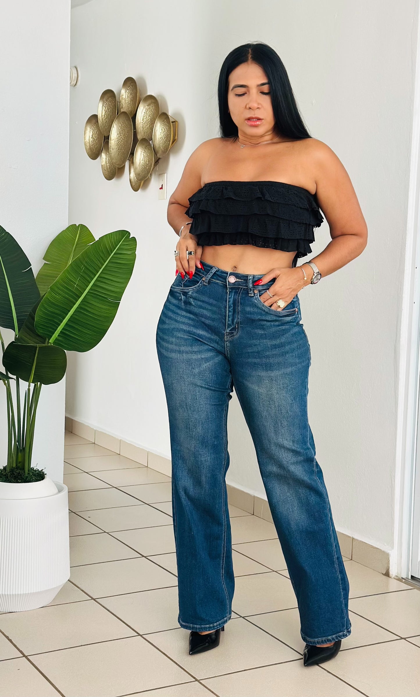 Nuevo Blue Jeans High Rise Mega Spandex! Mega bello! Úsalo con todo y por todo el año. Claro que con tennis también! PRE ORDEN LLEGA MARTES 20 Enero