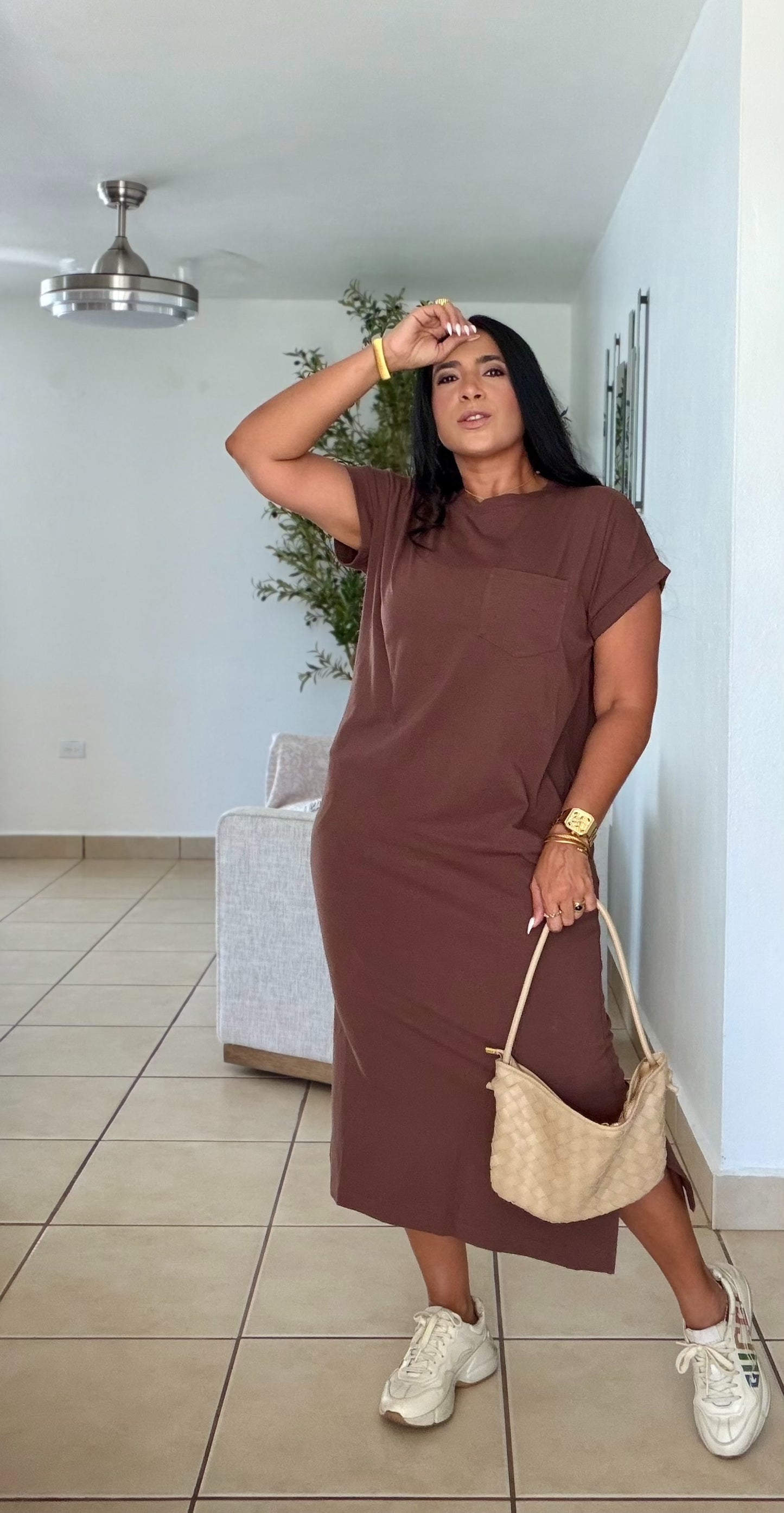 Oh Mua Choco Brown Spandex Midi Dress (ustedes ya saben)tiene bolsillos