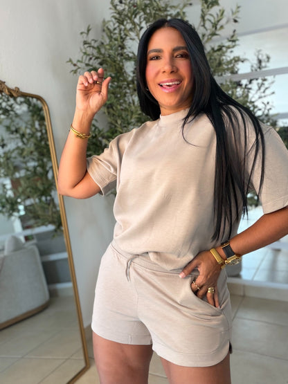 Mocha High Beige De lujo Oversized Top and Shorts Spandex Sporty Basic Set( crema oscurito) SOLD OUT GRACIAS