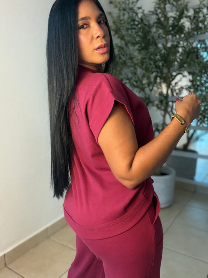 Burgundy Wine Spandex Set (top and pants) Bien Spandex y ùnico color. 💯 cotton premium y para viajar es muy top tambièn (Sold out Gracias)
