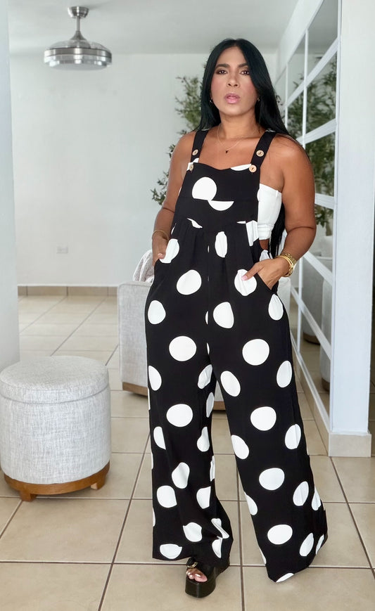 Darita Oversized Black and White De Overall (tiene bolsillos) negro y blanco (SOLD OUT)