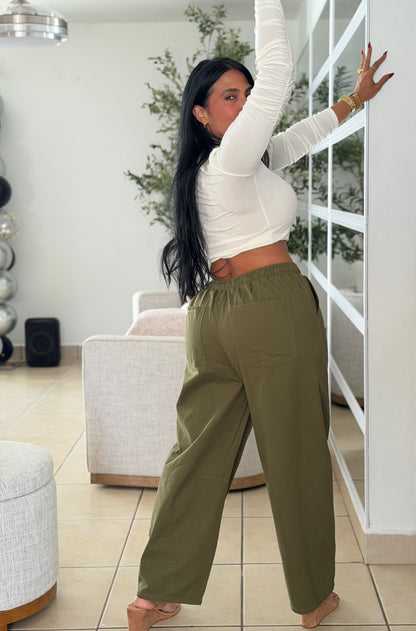 Alma Luxe Olive Spandex Total Baggy Pantalòn con bolsillos. 100% cotton (verde olivo) SOLD OUT GRACIAS