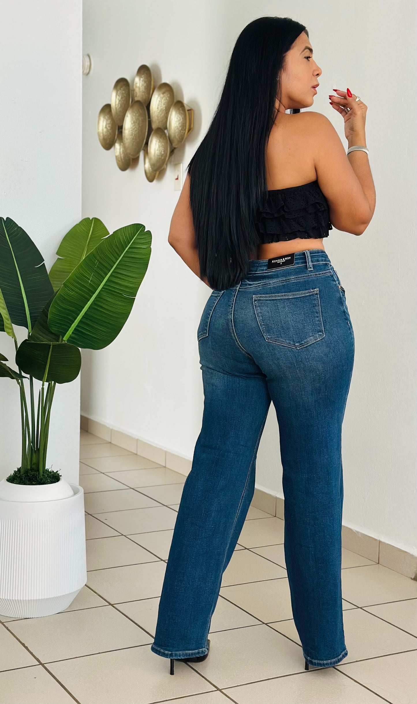 Nuevo Blue Jeans High Rise Mega Spandex! Mega bello! Úsalo con todo y por todo el año. Claro que con tennis también! PRE ORDEN LLEGA MARTES 20 Enero