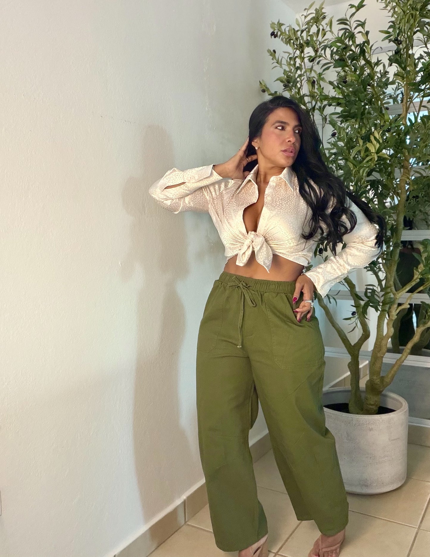 Alma Luxe Olive Spandex Total Baggy Pantalòn con bolsillos. 100% cotton