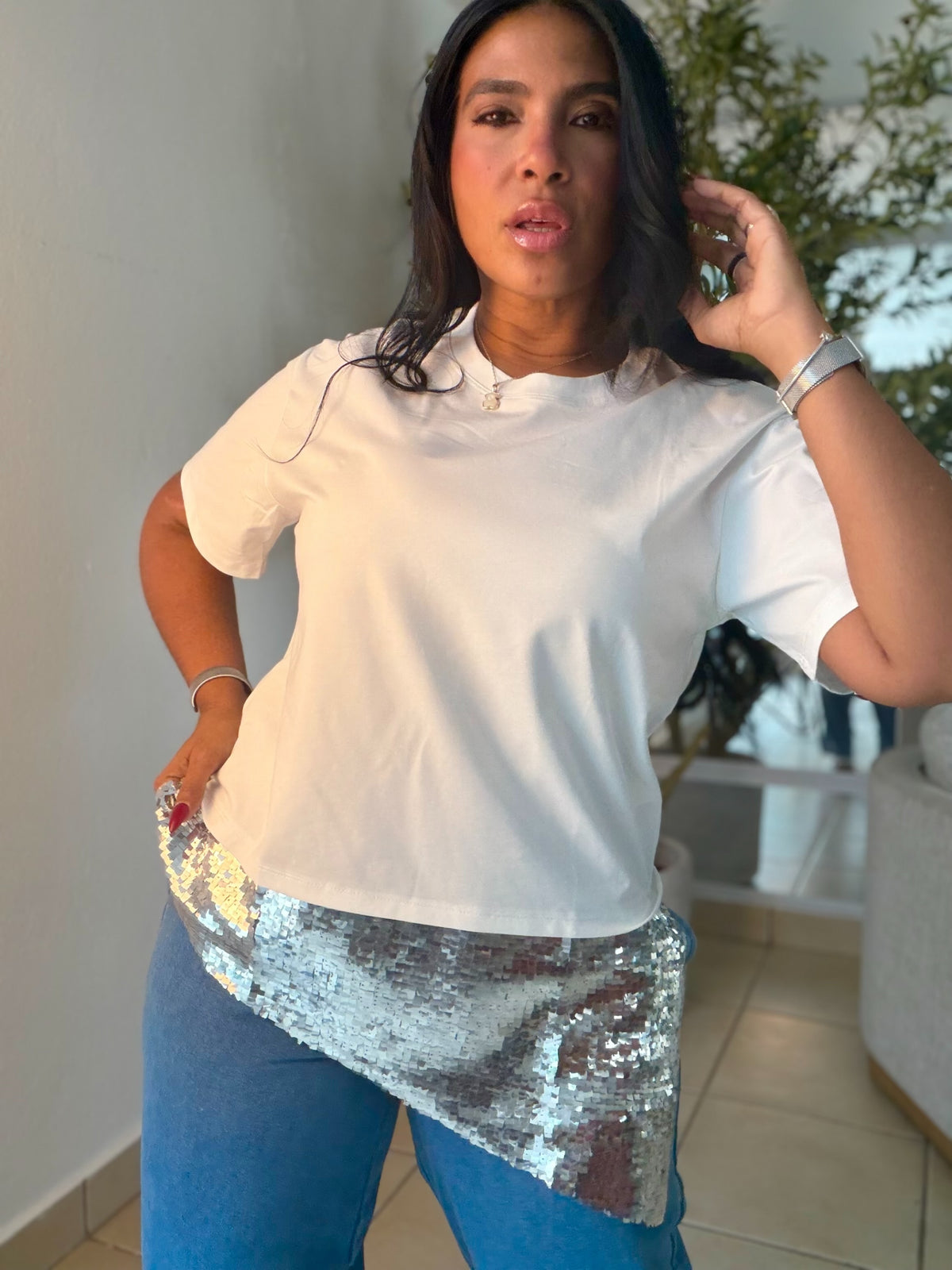 Mega de Lujo Oversized Shirt Con Detalles Asimètricos en Silver. Color Blanca. Calidad Extra Mega Premium