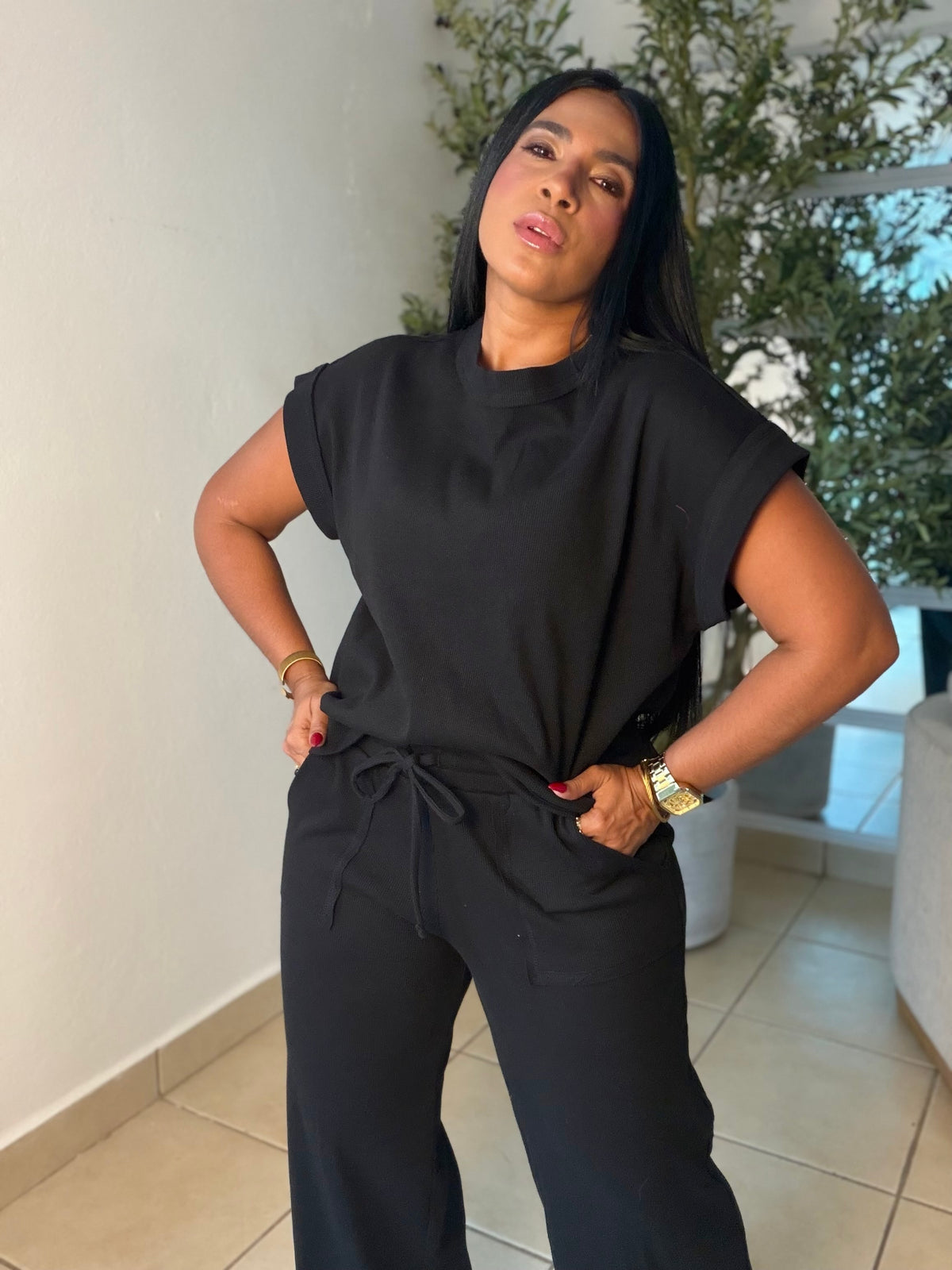 Black Blacky Spandex Set (top and pants) Bien Spandex y ùnico color. 💯 cotton premium y para viajar es muy top tambièn. Loungewear (SOLD OUT GRACIAS)