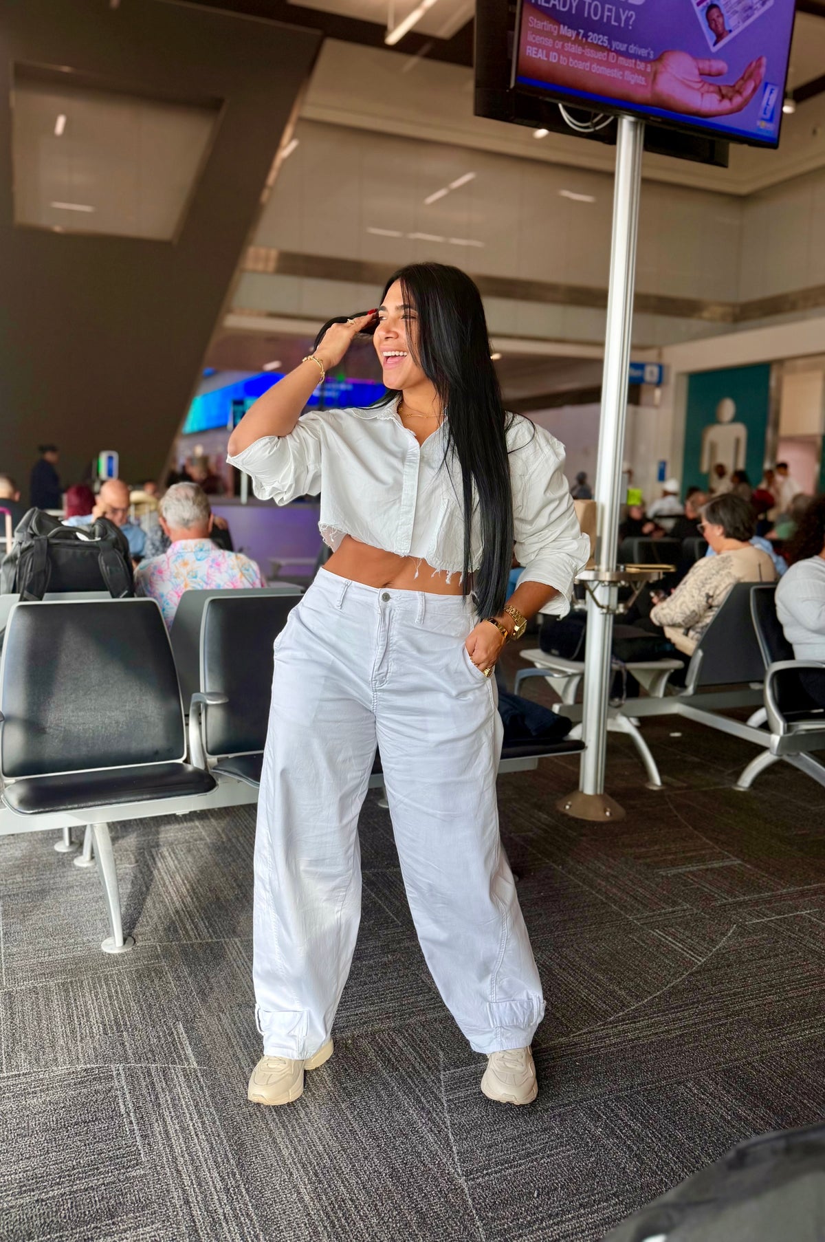 “Evita” Vibrant Strecht!! Bien Spandex Baggy Pants White (NO CLAREA) es perfecciòn. Calidad mega premium. Uno de los pantalones màs perfectos del mundo (SOLD OUT GRACIAS)