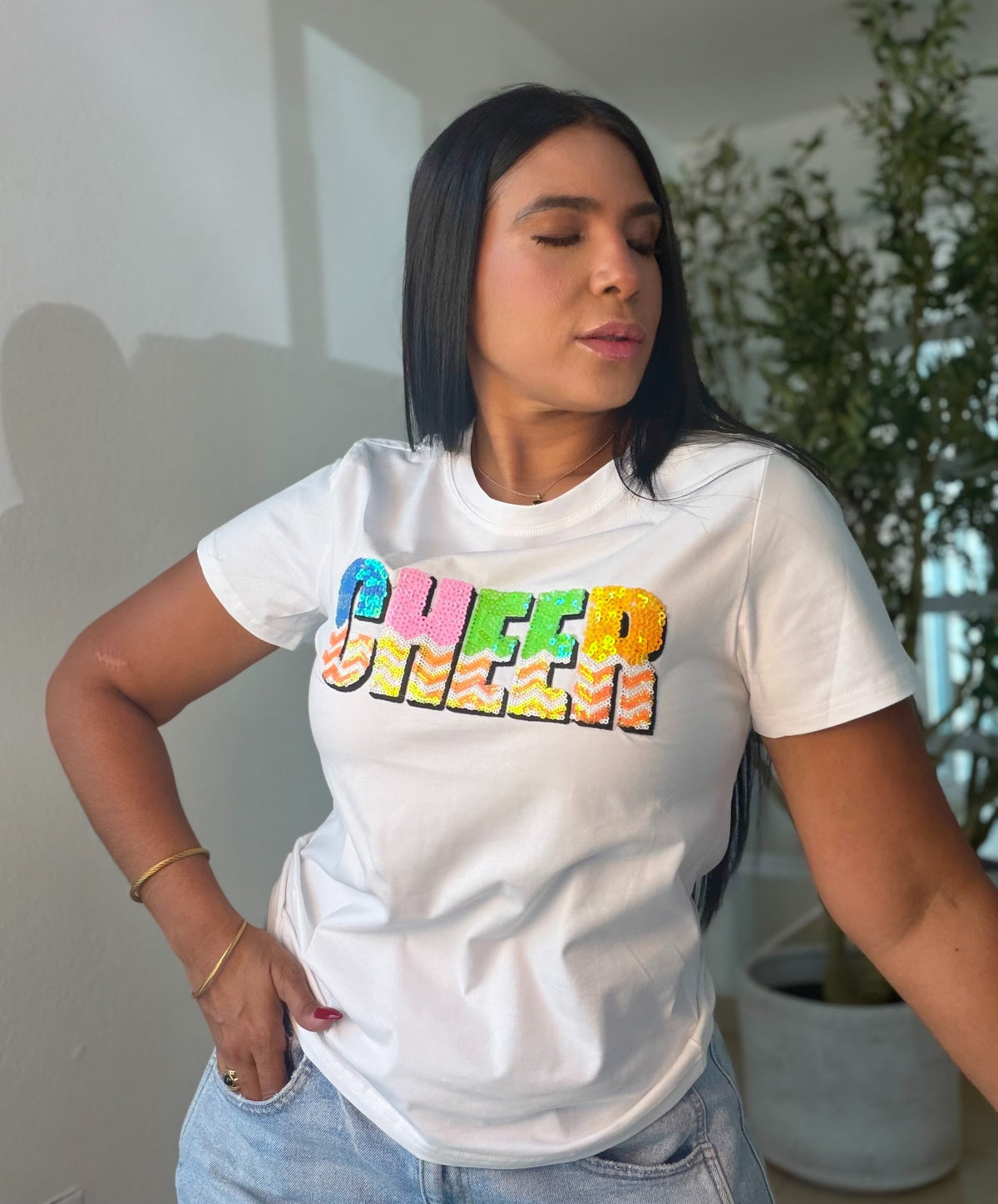 Cheers White and Multicolor Shirt Top Premium (Camisa Premium Blanca con Logo de cheers en colores) suelta y expandible (100% cotton)