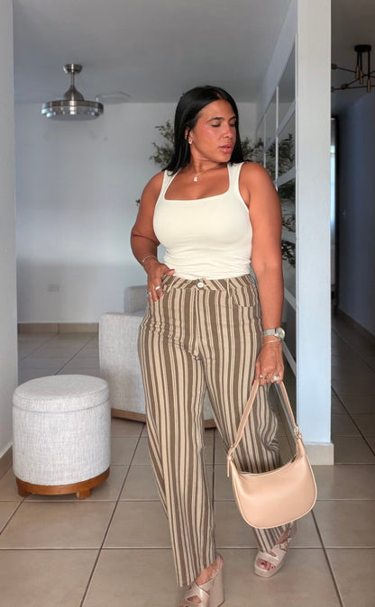 Beige Crema and Choco Brown Spandex Barrel Pants (liviano, còmdo, tiene bolsillos y bien spandex) con lìneas verticales