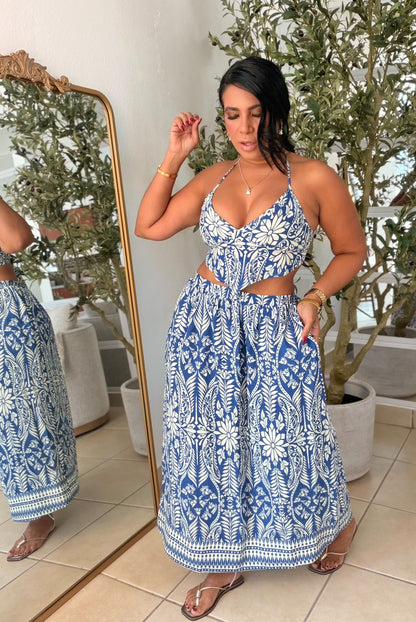 Italia Set Spandex y Top ajustable. Falda con bolsillos. Color azul y blanco (SOLD OUT GRACIAS)