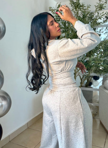 The Luxe Gray (gris claro) Mega Premium Baggy Pants Set Spandex. Tiene bolsillos. La calidad y comodidad es a otro nivel! Color gris claro de lujo y de viajes es perfecto