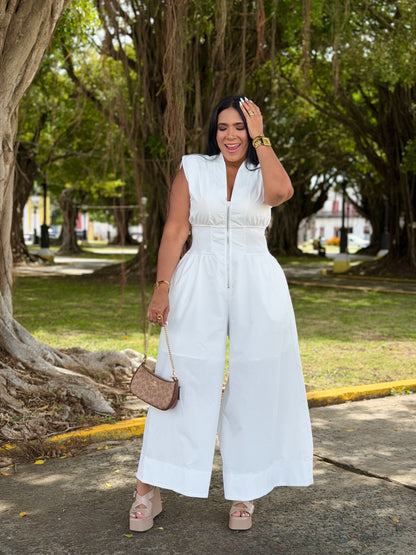 Dara Colección Exclusiva.  White Jumpsui! (Mega cómodo, expandible y tiene bolsillos) no clarea jamás! Es perfecciòn.