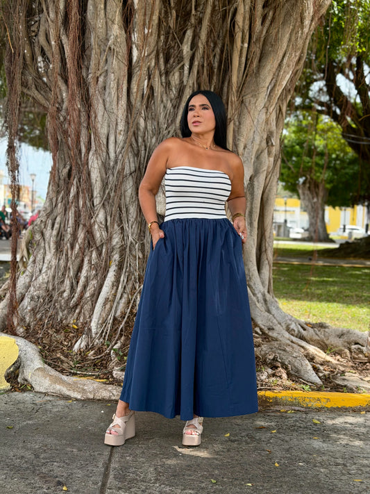 Stunning Blue Tube Spandex Midi Dress con líneas (demasiado bello!!) tiene bolsillos. No zipper ni botones