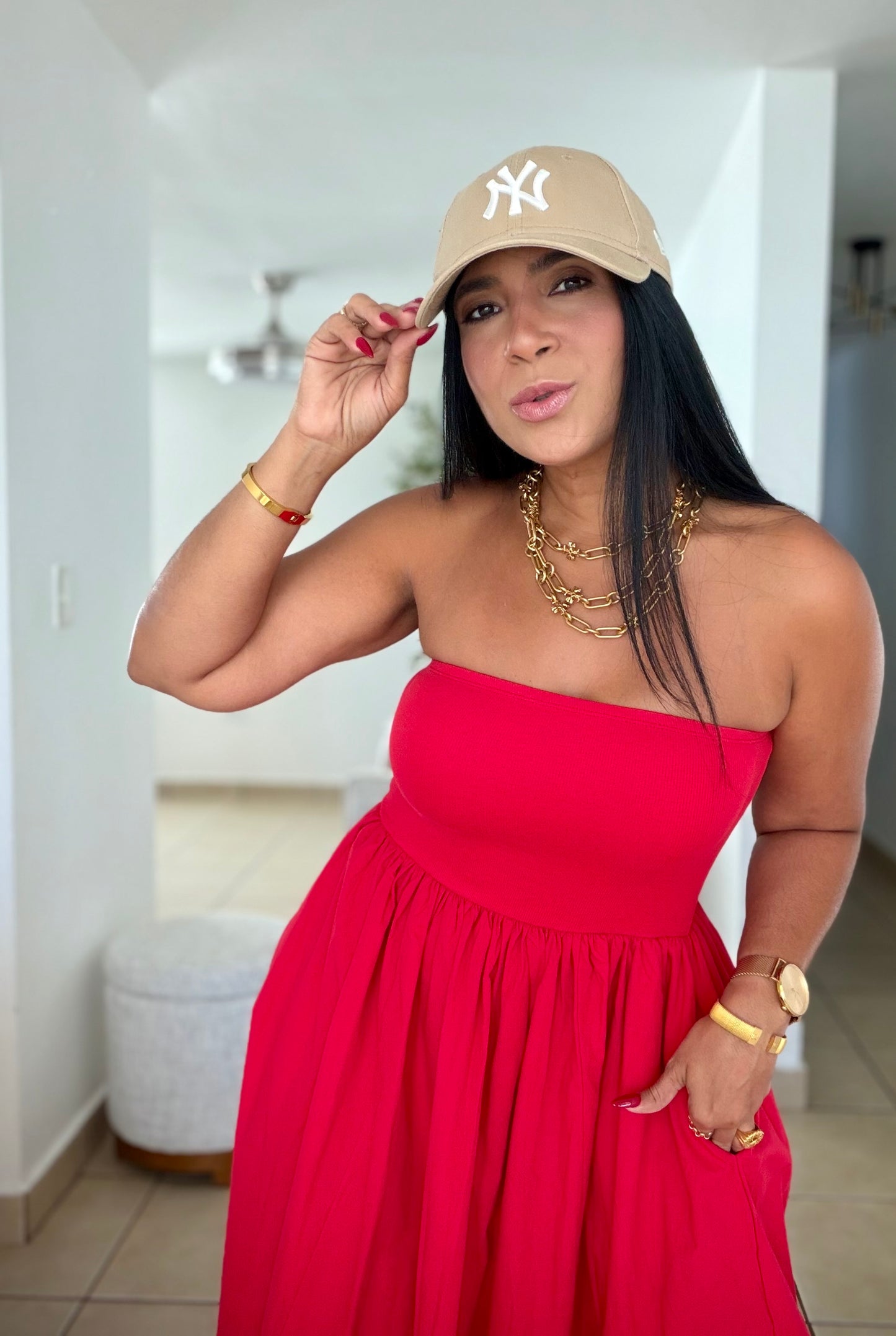 Stunning Red Tube Spandex Midi Dress (demasiado bello!!) tiene bolsillos. No zipper ni botones