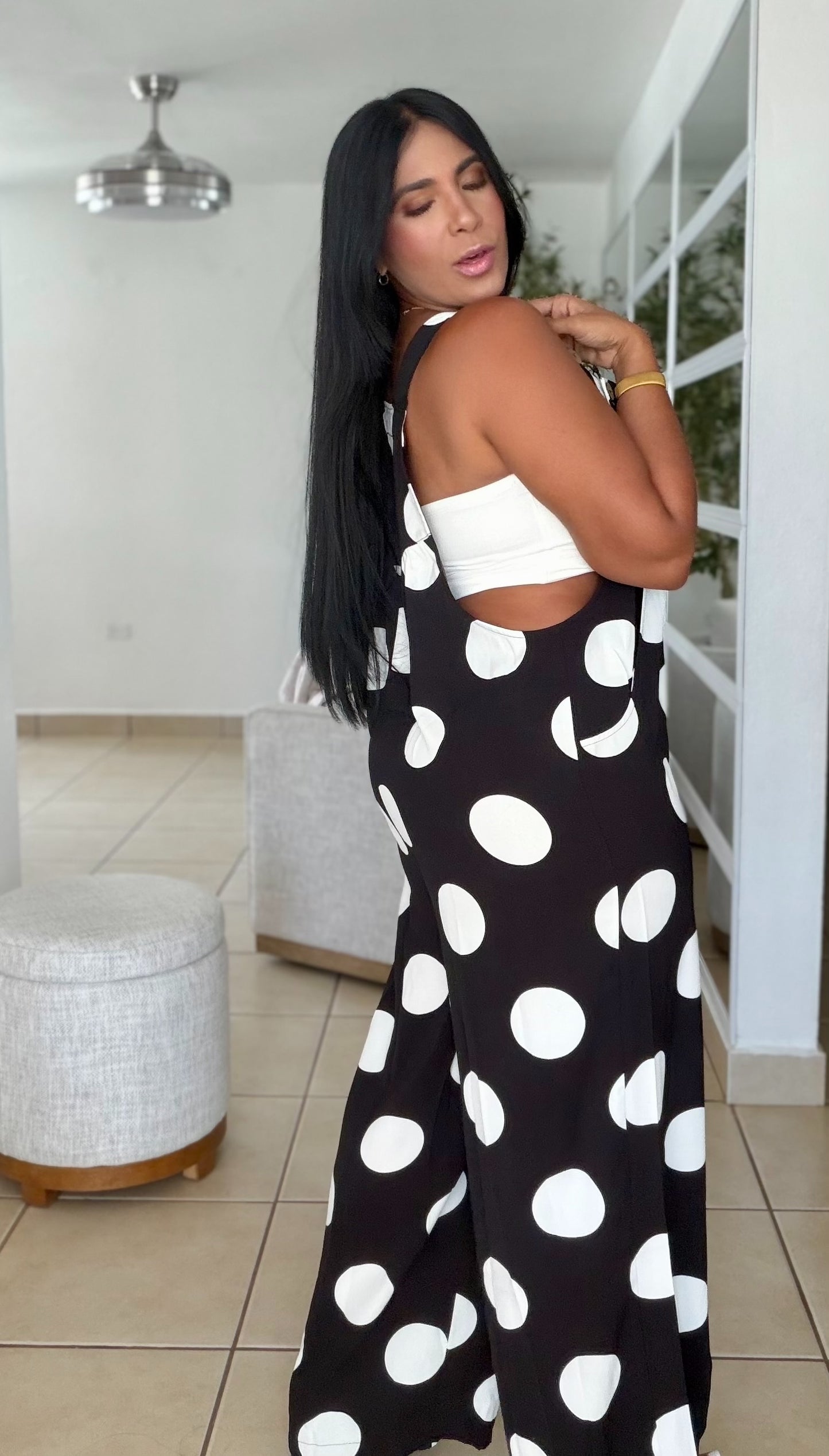Darita Oversized Black and White De Overall (tiene bolsillos) negro y blanco (SOLD OUT)