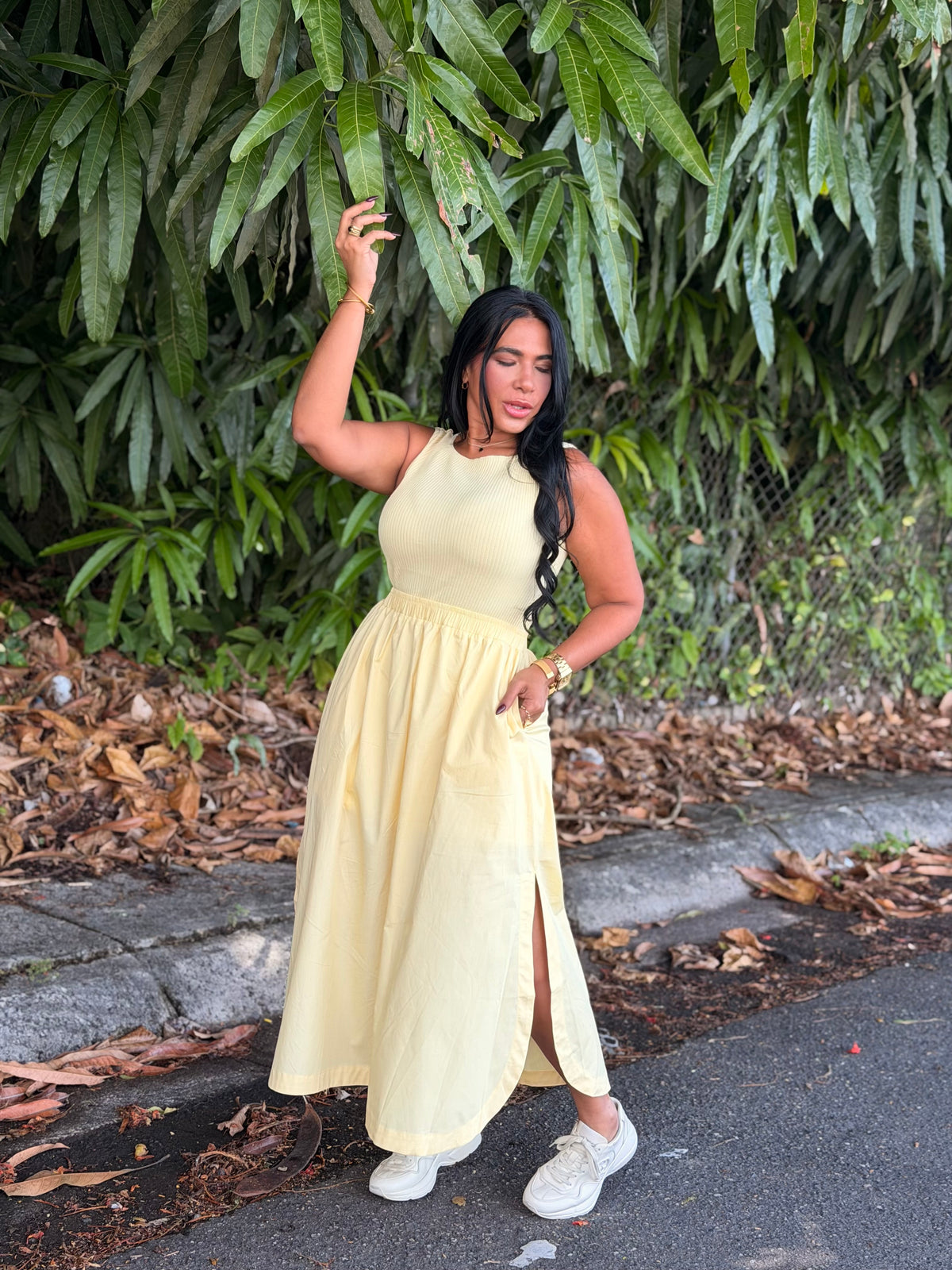 Butter Yellow Luxury Spandex Midi Knit Dress (forrito debajo suelto y tiene bolsillos)
