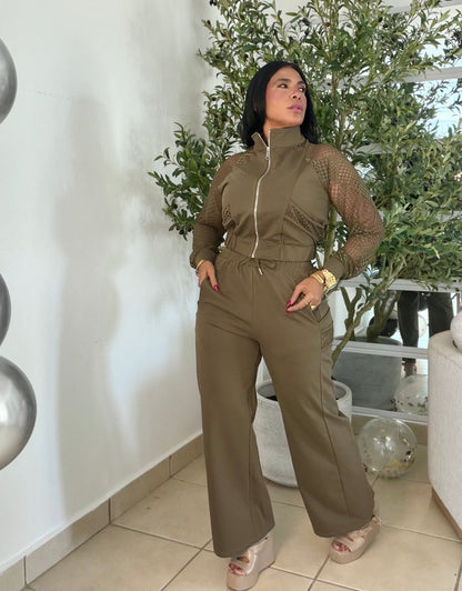 Luxe 💯 cotton Spandex Olive Green Travel Set with lace (tiene bolsillos y único color de infarto) verde olivo