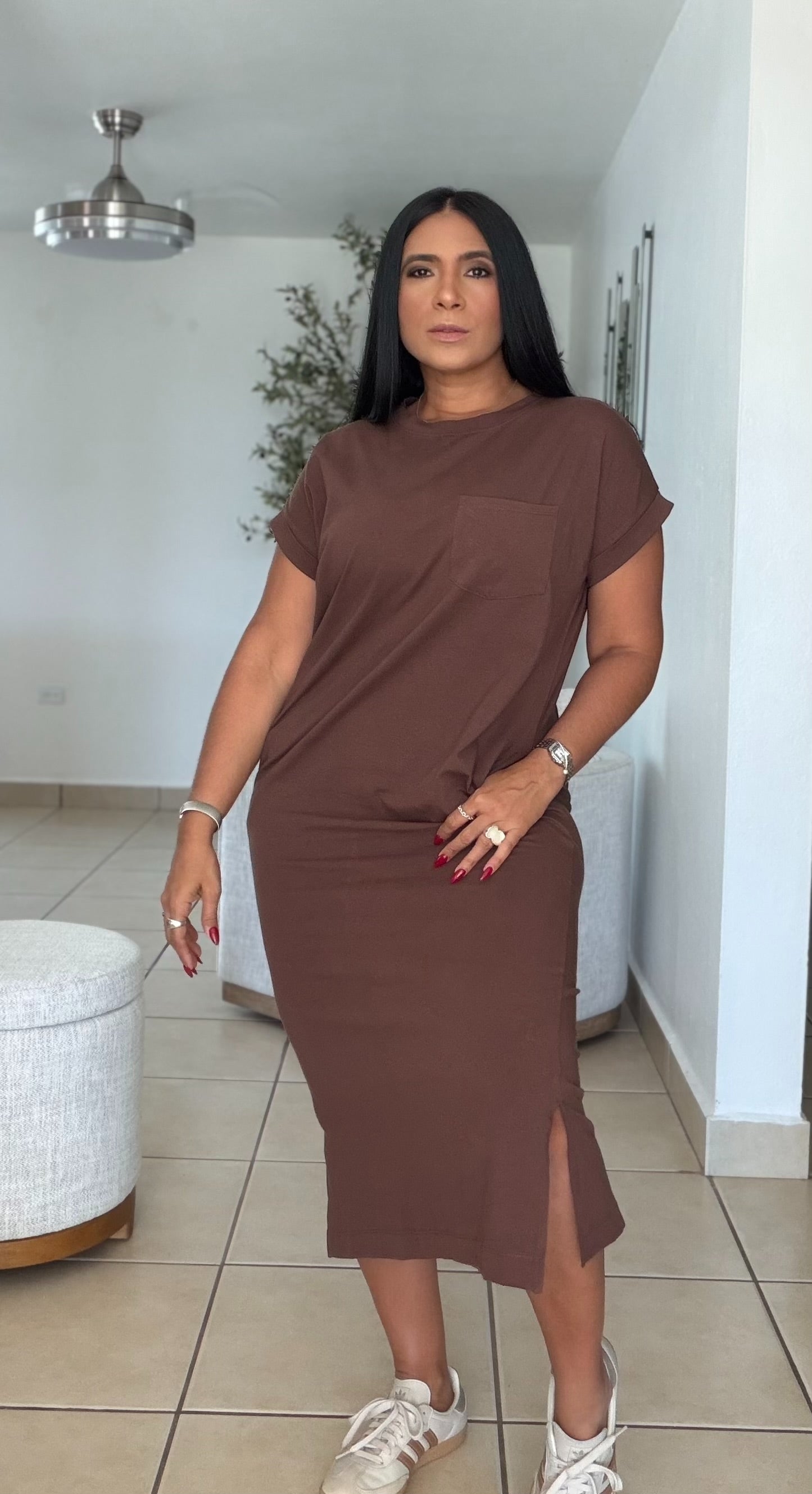 Oh Mua Choco Brown Spandex Midi Dress (ustedes ya saben)tiene bolsillos