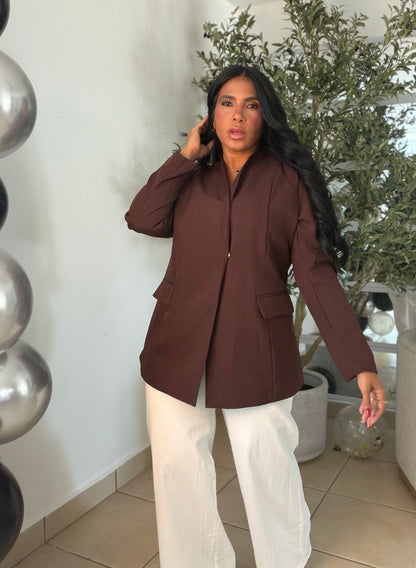 Choco Café casi burgundy Oversized Luxe Blazer e incluye cinturón removible! Puesto small!!! TrE dos botones para tu comodidad si lo deseas cerrar más