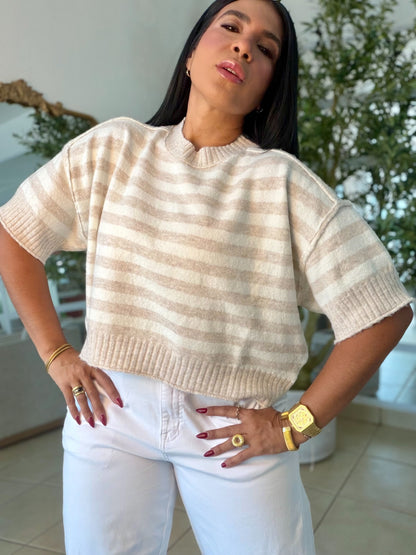 “Eva” Beige and White Striped Oversized Top (top de lìneas)