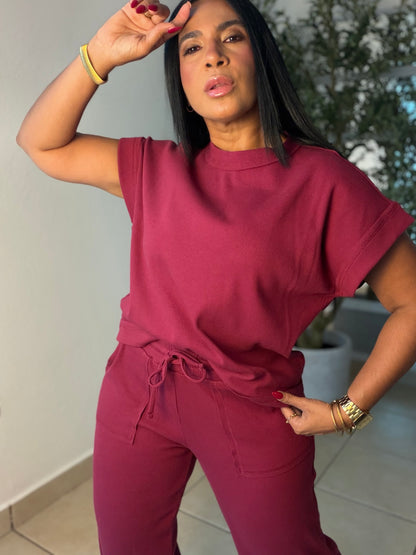 Burgundy Wine Spandex Set (top and pants) Bien Spandex y ùnico color. 💯 cotton premium y para viajar es muy top tambièn (Sold out Gracias)