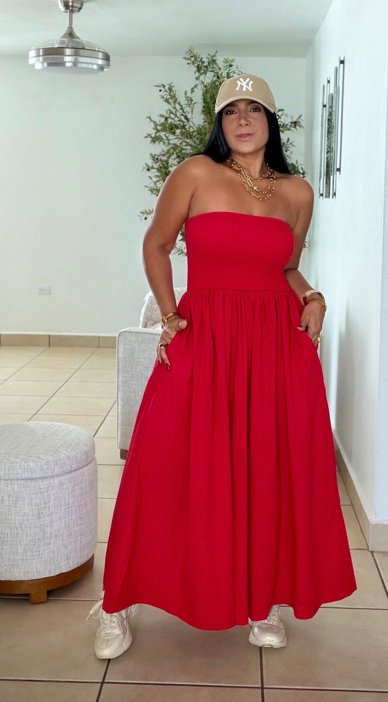 Stunning Red Tube Spandex Midi Dress (demasiado bello!!) tiene bolsillos. No zipper ni botones