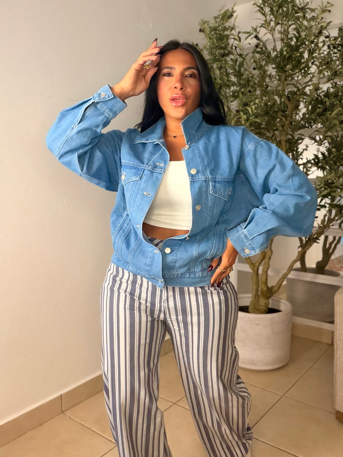 Beige Crema and Azul BluenSpandex Barrel Pants (liviano, còmdo, tiene bolsillos y bien spandex) con lìneas verticales para estilizar el cuerpo