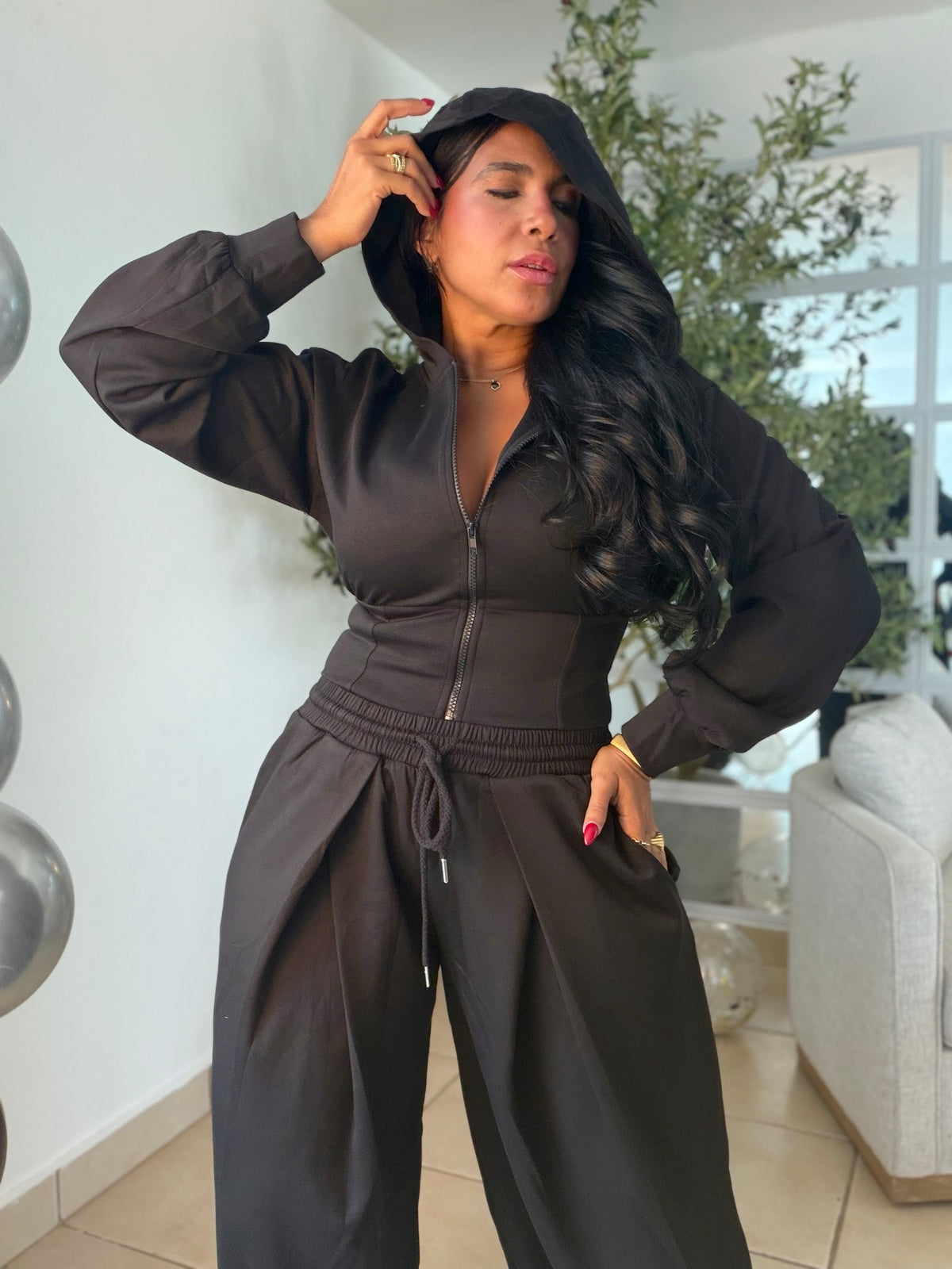 The Luxe Blacky Mega Premium Baggy Pants Set Spandex. Tiene bolsillos. La calidad y comodidad es a otro nivel! Color negro de lujo y de viajes es perfecto (SOLD OUT GRACIAS)