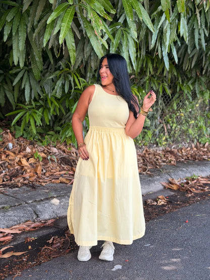 Butter Yellow Luxury Spandex Midi Knit Dress (forrito debajo suelto y tiene bolsillos)