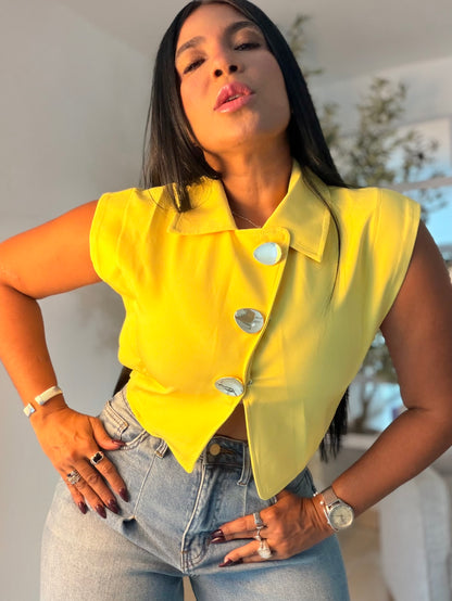 Luxury Top Amarilla con Botones Dorados