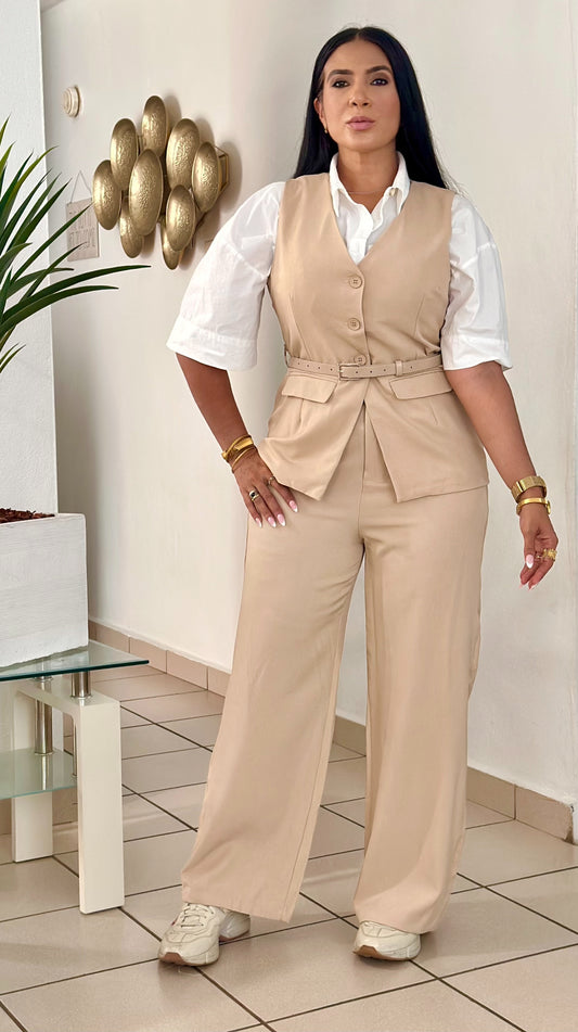 Empire Beige Vest Set ( expandible e incluye cinturón.  Cubridor totalmente)