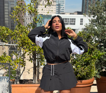 Set de Bomber Jacket y Falda Pantalón Color Blacky Black Negro (pantalòn debajo integrado)
