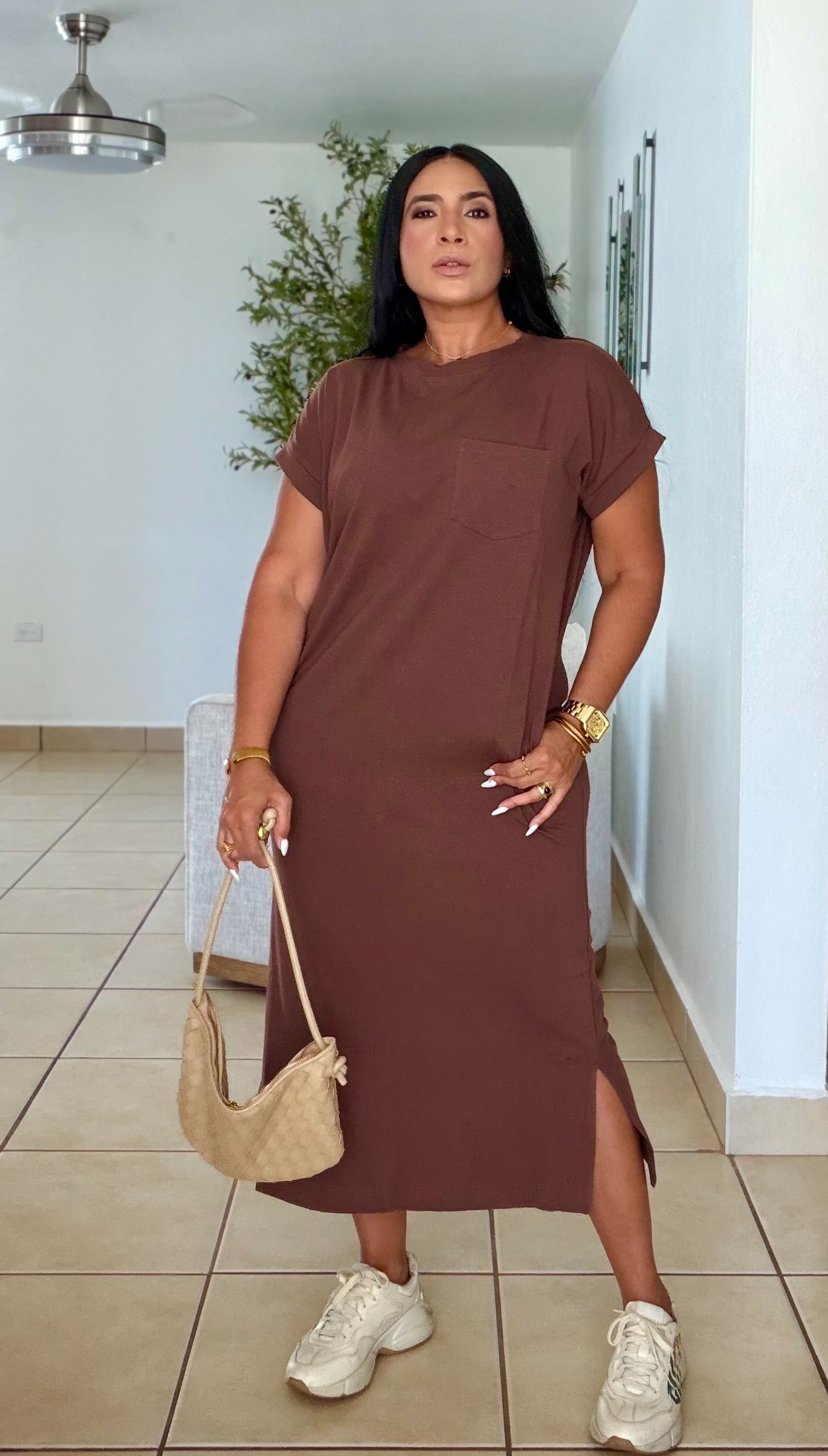 Oh Mua Choco Brown Spandex Midi Dress (ustedes ya saben)tiene bolsillos