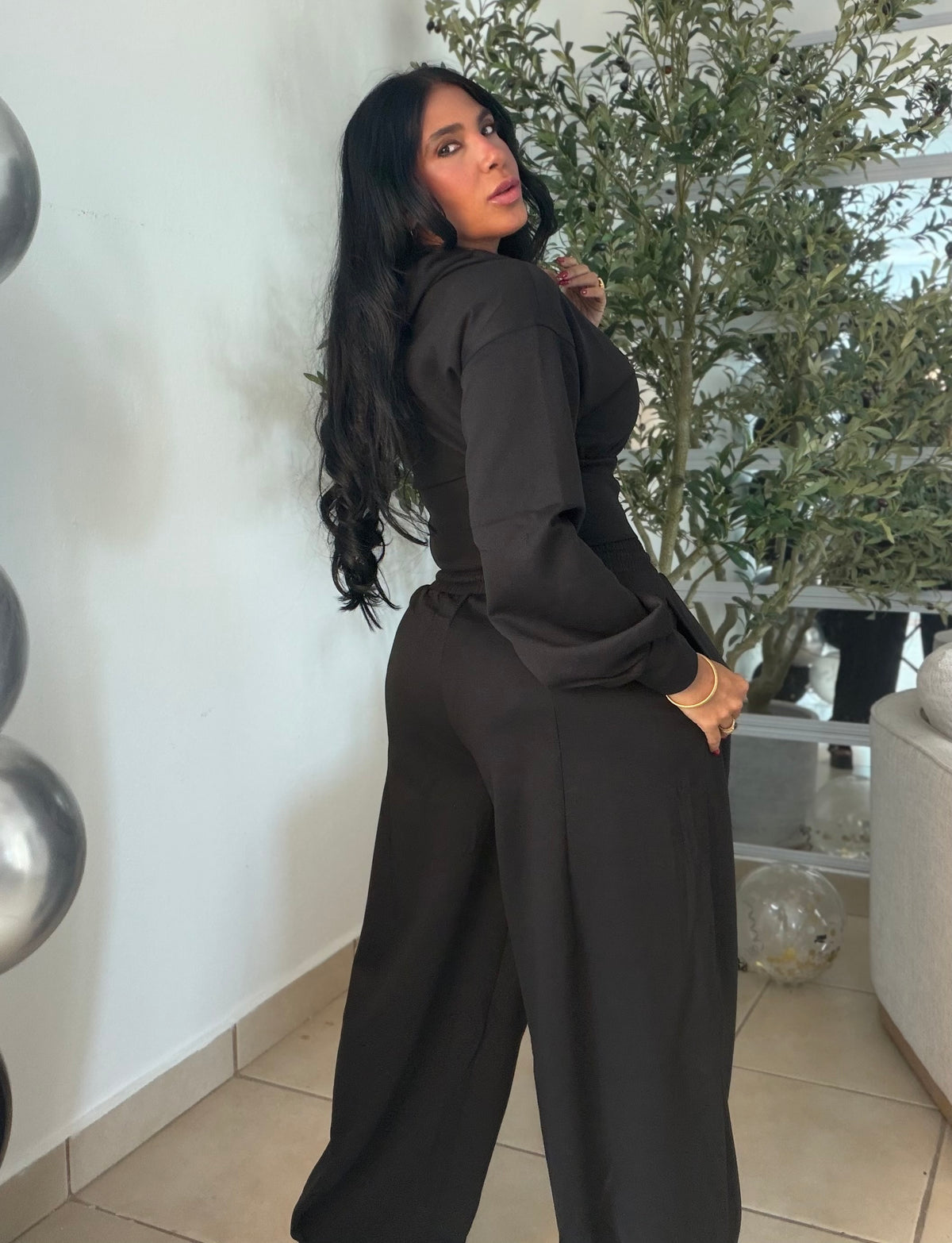 The Luxe Blacky Mega Premium Baggy Pants Set Spandex. Tiene bolsillos. La calidad y comodidad es a otro nivel! Color negro de lujo y de viajes es perfecto (SOLD OUT GRACIAS)