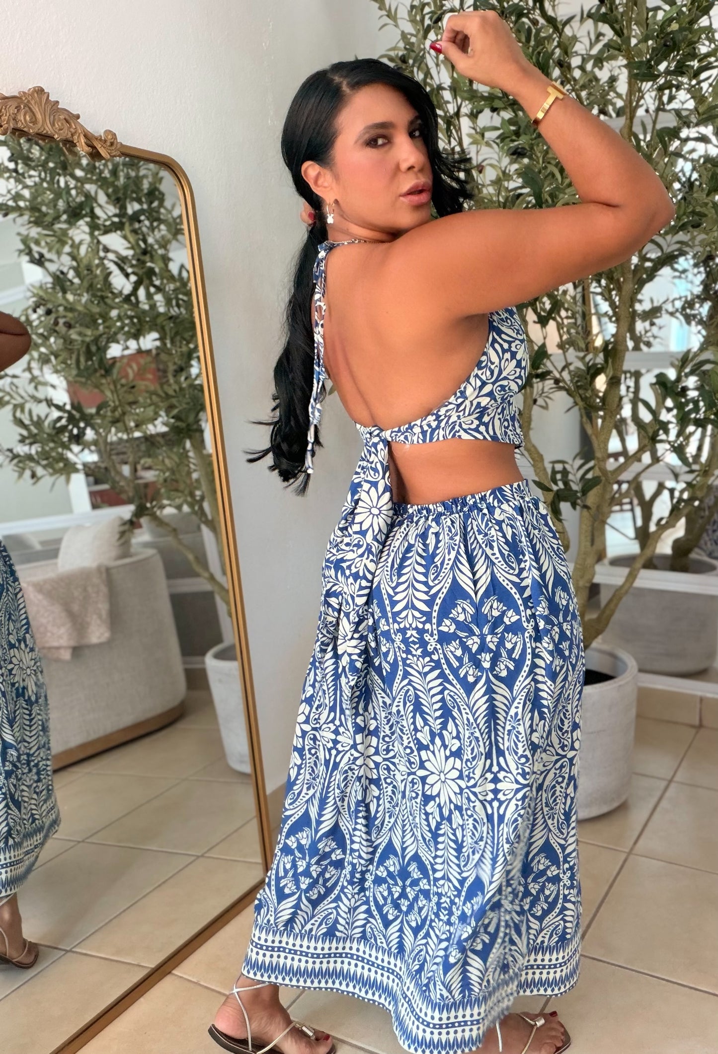 Italia Set Spandex y Top ajustable. Falda con bolsillos. Color azul y blanco (SOLD OUT GRACIAS)