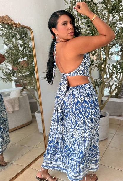 Italia Set Spandex y Top ajustable. Falda con bolsillos. Color azul y blanco (SOLD OUT GRACIAS)