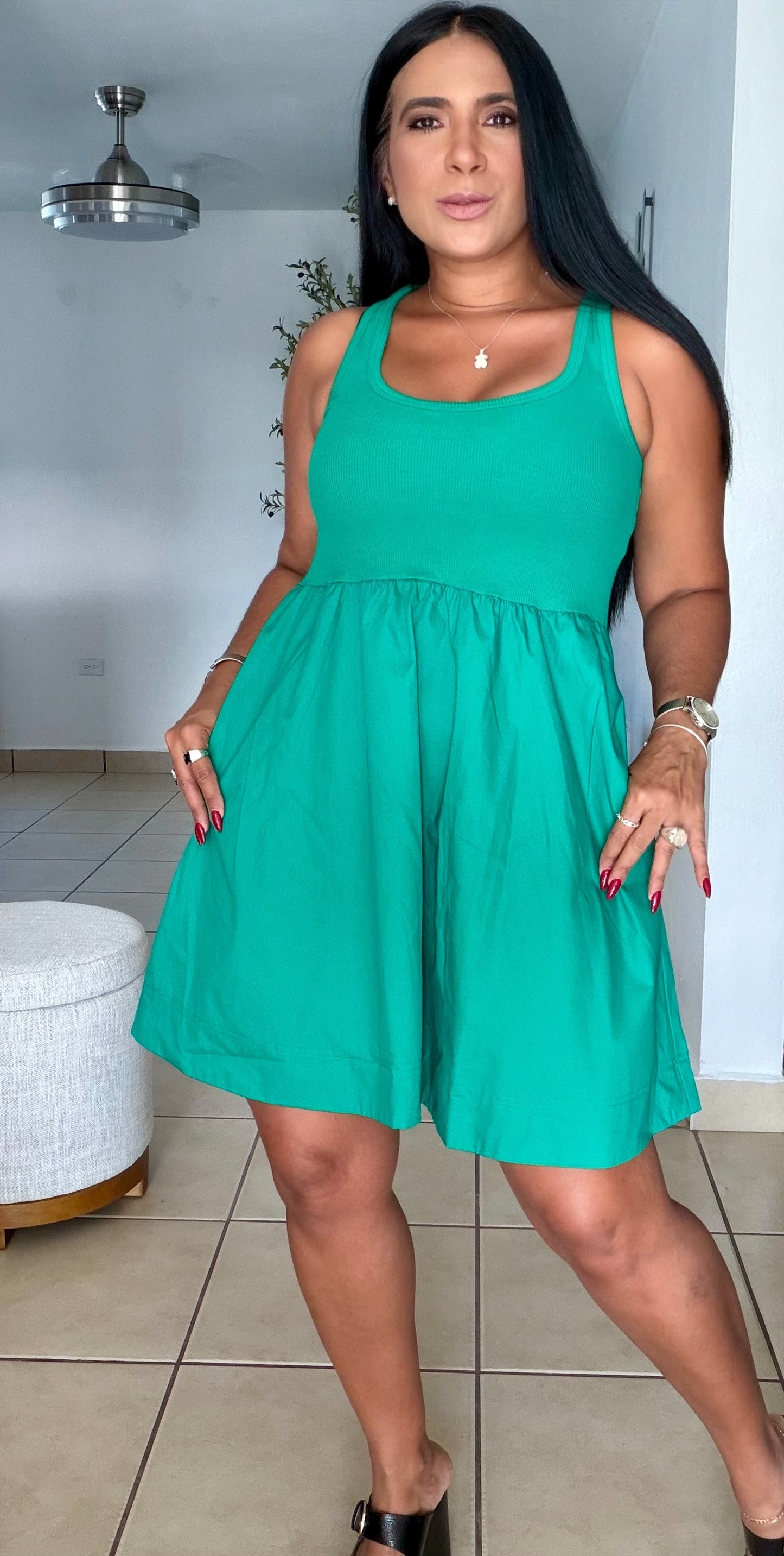 Ilié Kelly Green Luxe Spandex Tank Dress (con bolsillos no zipper ni botones) lo amarán
