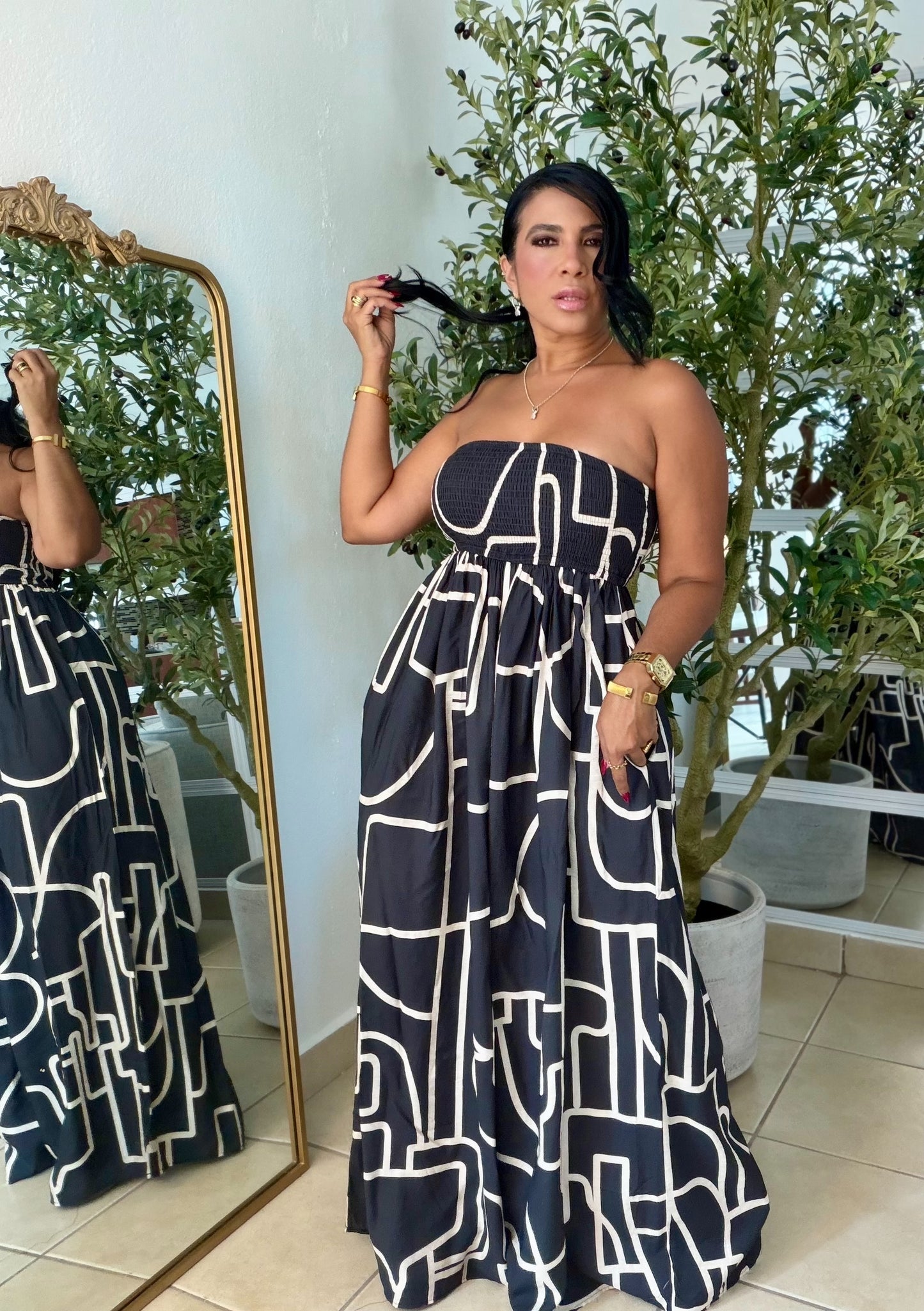 Darimar Wide Leg Spandex De Lujo Jumpsuit (tiene bolsillos y no zipper ni botones)Black and lìneas Beige (SOLD OUT GRACIAS)