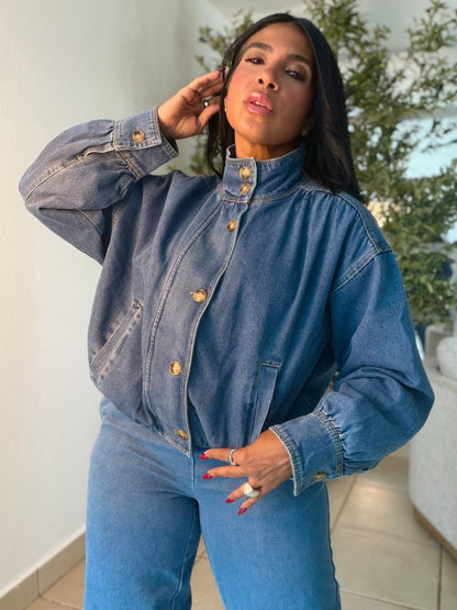 De Lujo Oversized Denim Blue Jacket and Top. Spandex Totalmente. Tiene zipper para que tambièn lo puedas utilizar suelto