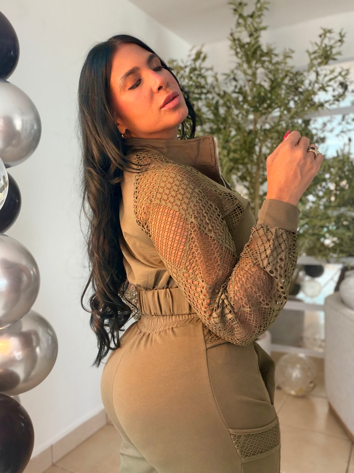 Luxe 💯 cotton Spandex Olive Green Travel Set with lace (tiene bolsillos y único color de infarto) verde olivo