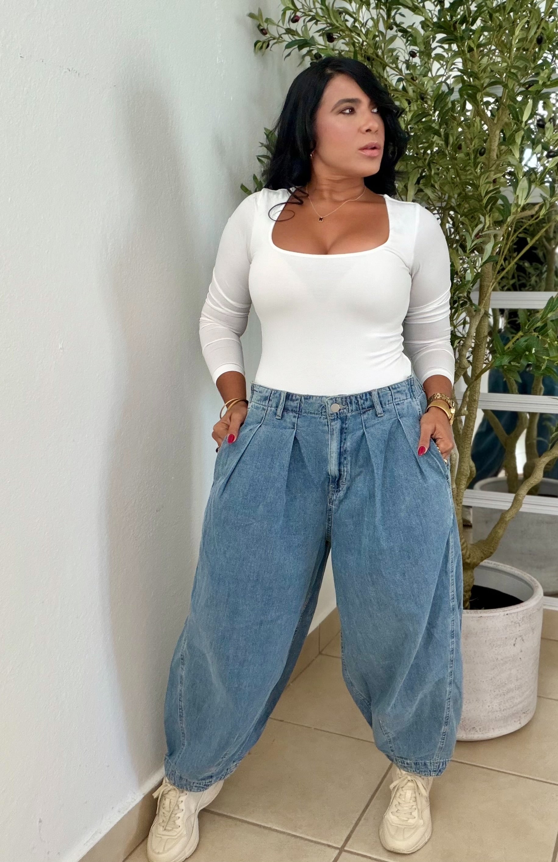 El baggy jeans màs amado por todas! Aquí con otro top