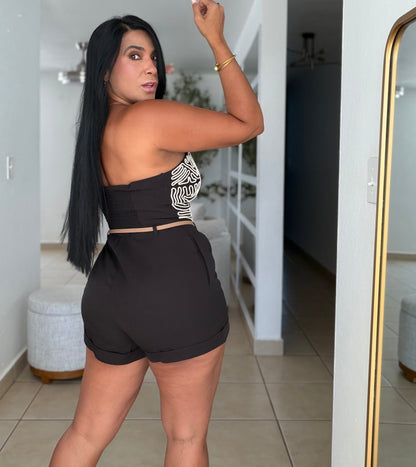 De Negro Black Blacky y Detalles en Crema e Incluye Correa Spandex Romper( tiene bolsillos) LO AMOOOO (SOLD)