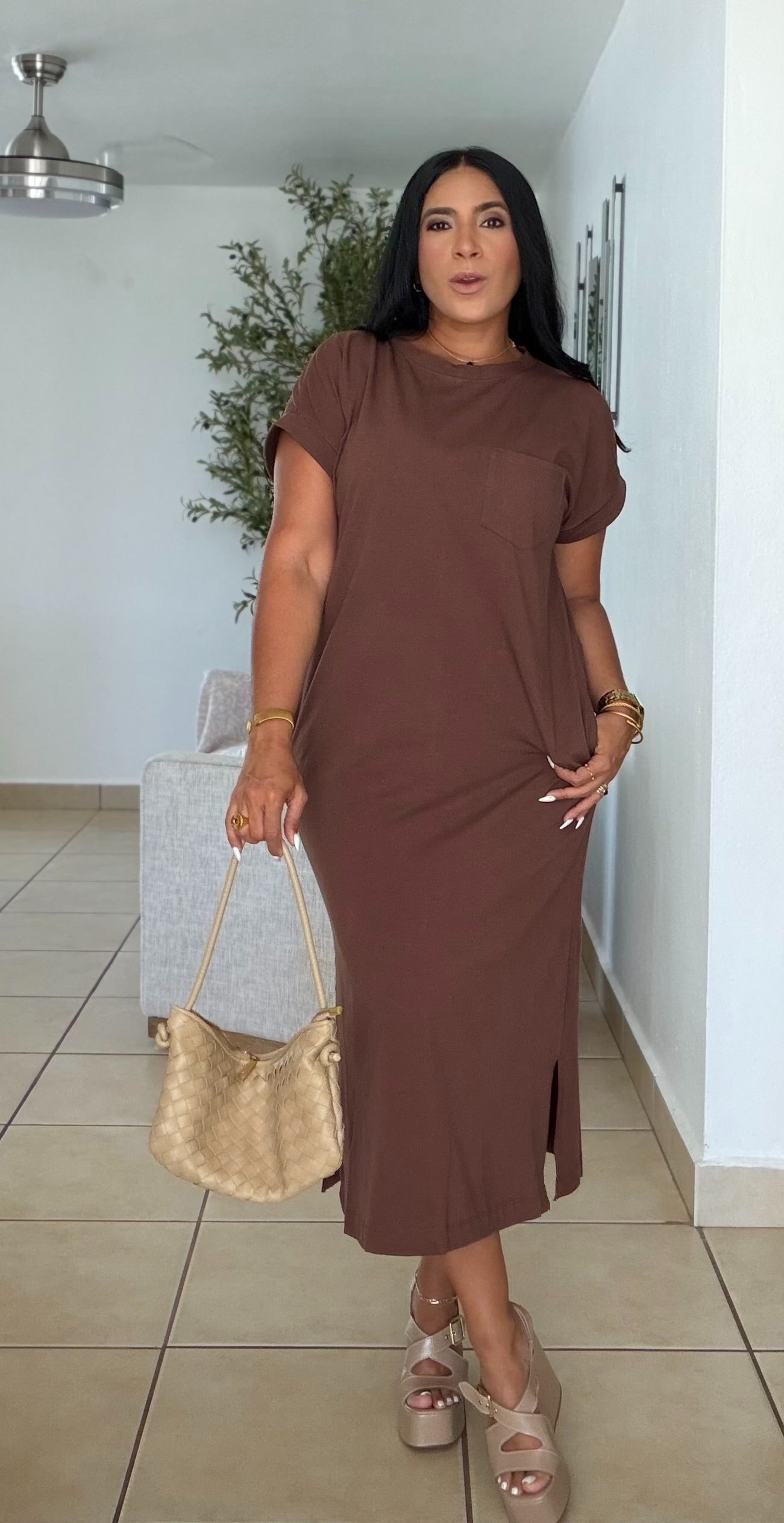 Oh Mua Choco Brown Spandex Midi Dress (ustedes ya saben)tiene bolsillos