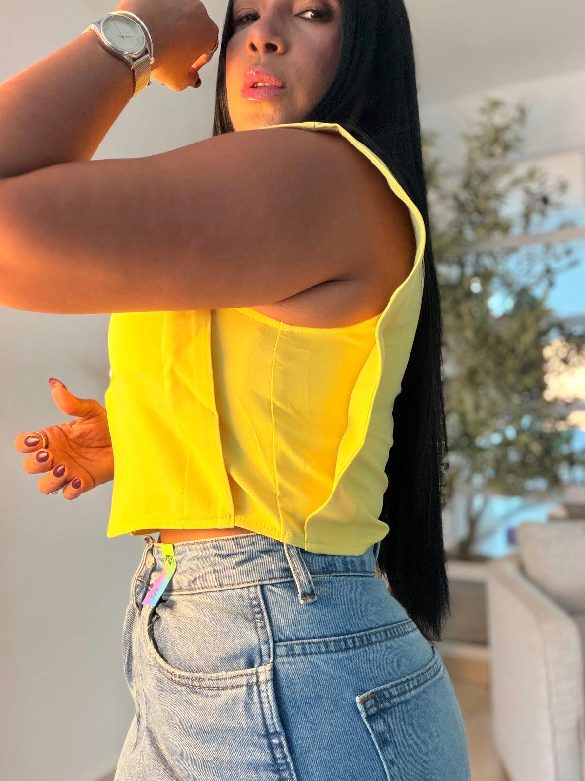 Luxury Top Amarilla con Botones Dorados