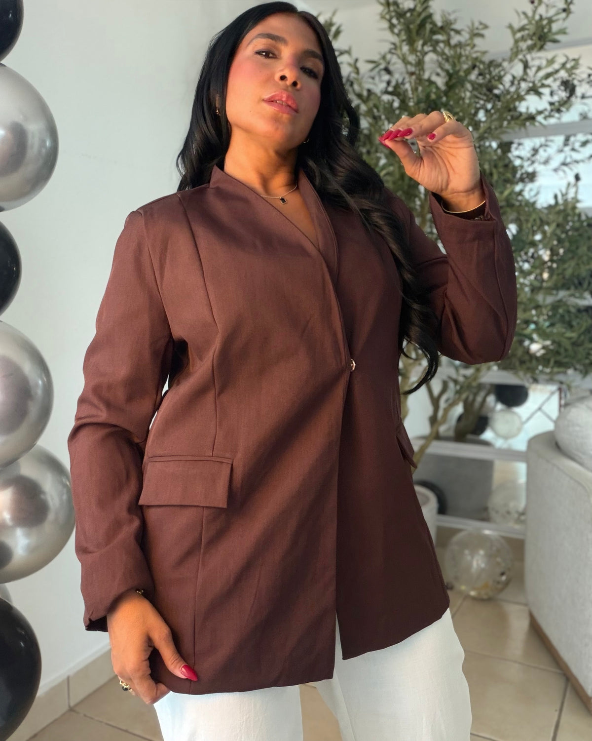 Choco Café casi burgundy Oversized Luxe Blazer e incluye cinturón removible! Puesto small!!! TrE dos botones para tu comodidad si lo deseas cerrar más