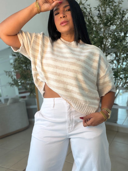 “Eva” Beige and White Striped Oversized Top (top de lìneas)