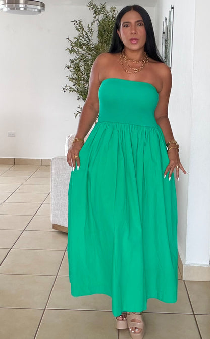 Stunning Green Tube Spandex Midi Dress (demasiado bello!!) tiene bolsillos. No zipper ni botones