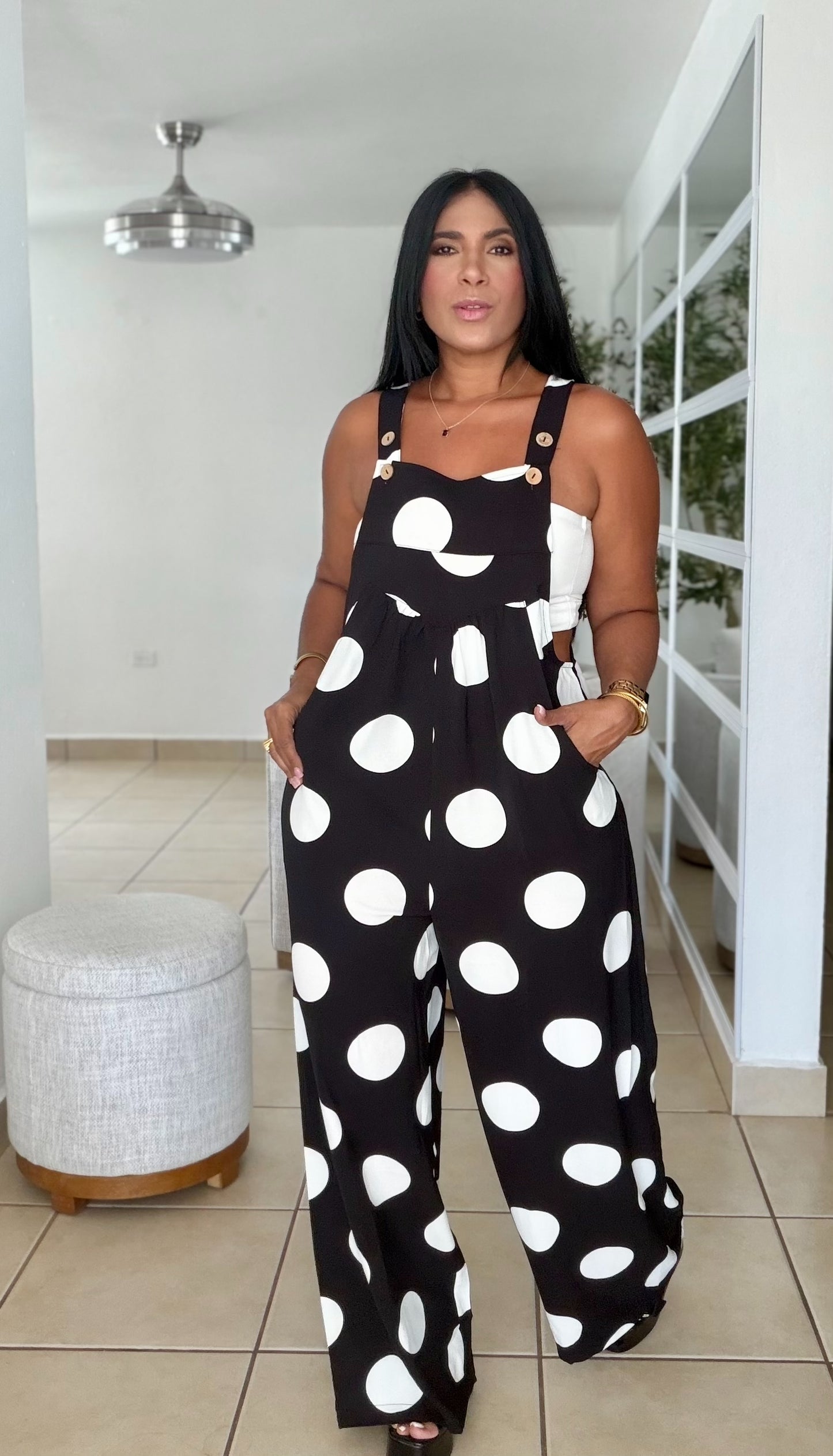 Darita Oversized Black and White De Overall (tiene bolsillos) negro y blanco (SOLD OUT)