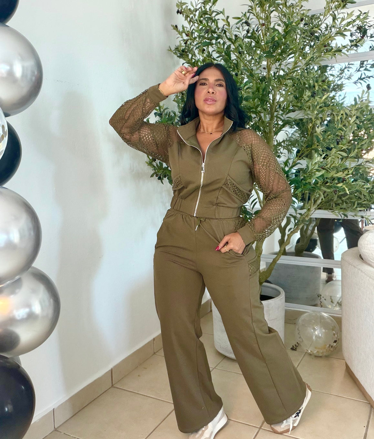 Luxe 💯 cotton Spandex Olive Green Travel Set with lace (tiene bolsillos y único color de infarto) verde olivo